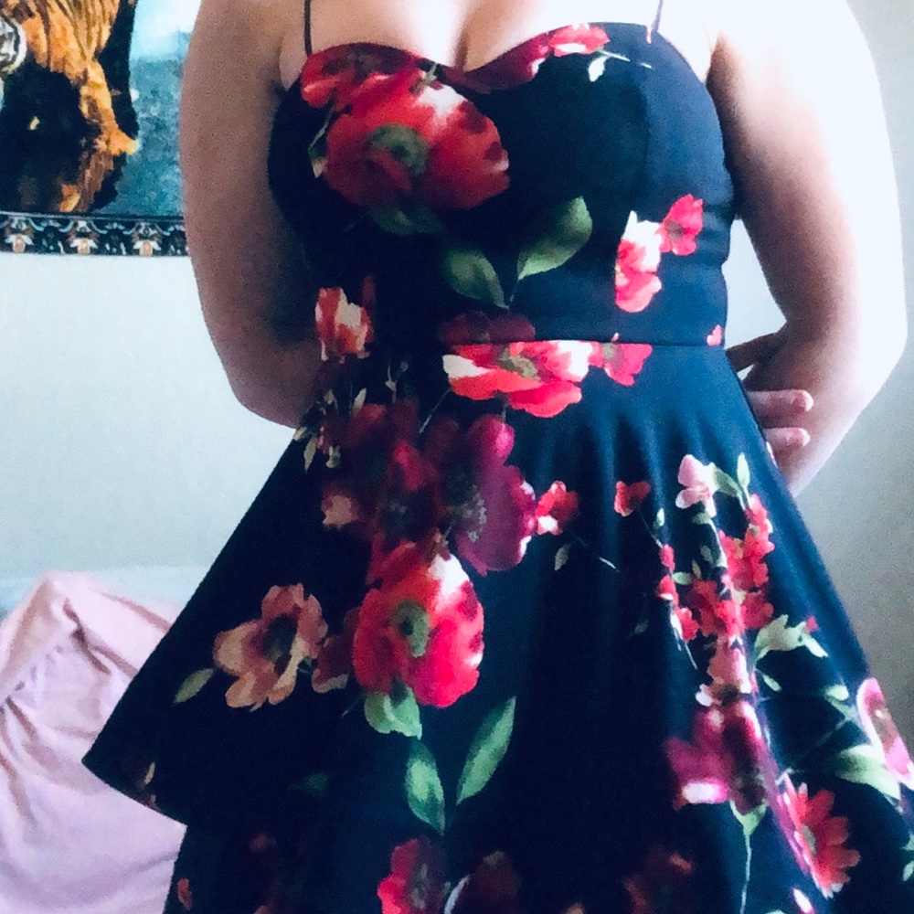 Floral Patterned Formal/Mini Dress.